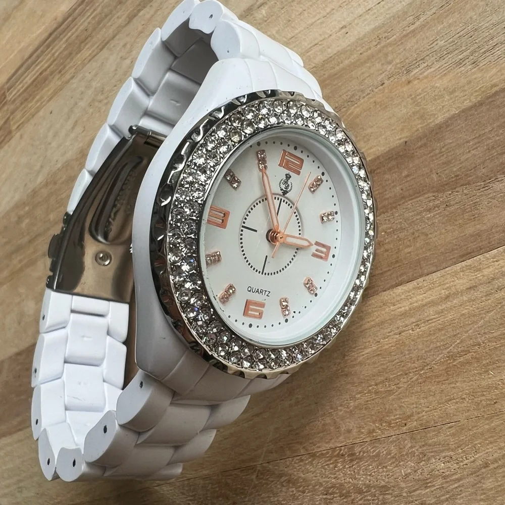 Premier Designs ladies white hot rhinestone fashion watch NEW BATTERY